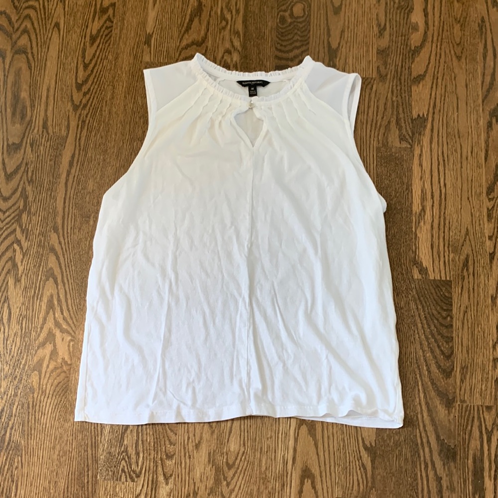 Banana Republic women’s white mixed media button neck tank size M